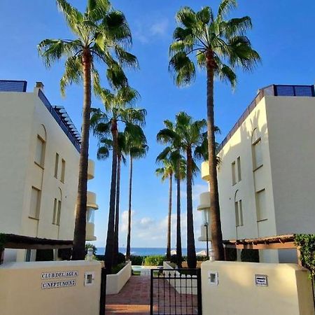 Beachfront Neptuno I, Complex,Views,Pool,Garden, Elviria Marbella Exterior photo
