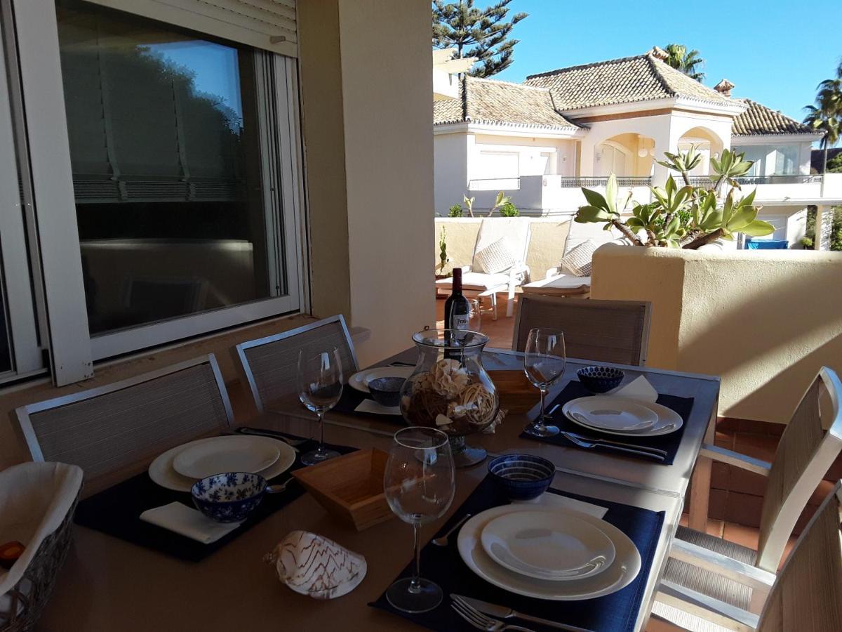 Beachfront Neptuno I, Complex,Views,Pool,Garden, Elviria Marbella Exterior photo