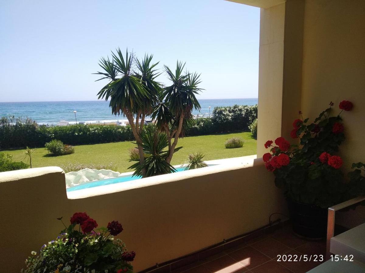 Beachfront Neptuno I, Complex,Views,Pool,Garden, Elviria Marbella Exterior photo