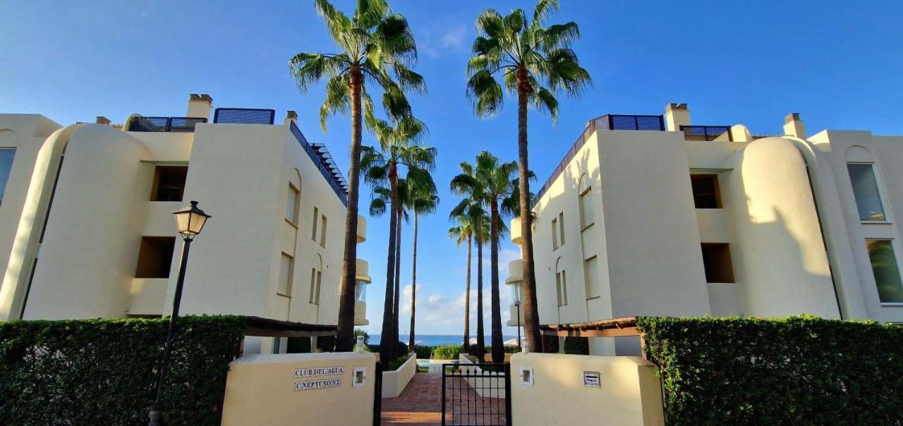 Beachfront Neptuno I, Complex,Views,Pool,Garden, Elviria Marbella Exterior photo