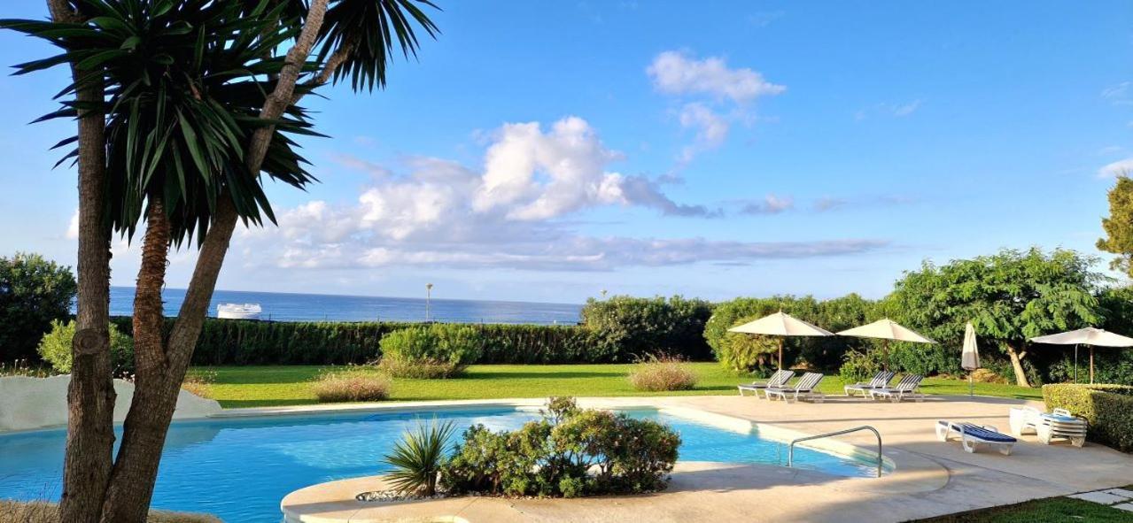 Beachfront Neptuno I, Complex,Views,Pool,Garden, Elviria Marbella Exterior photo