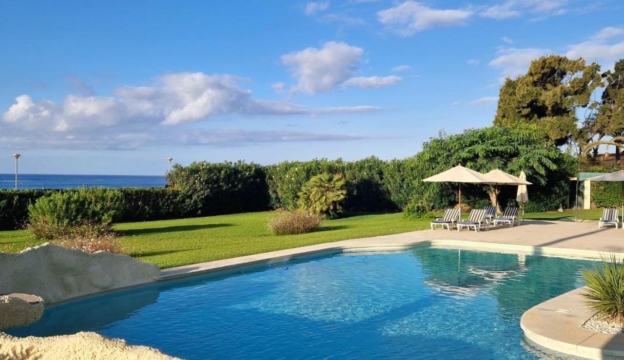 Beachfront Neptuno I, Complex,Views,Pool,Garden, Elviria Marbella Exterior photo