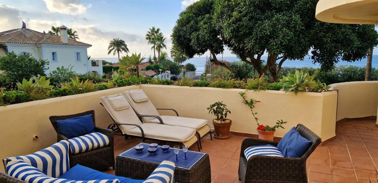 Beachfront Neptuno I, Complex,Views,Pool,Garden, Elviria Marbella Exterior photo